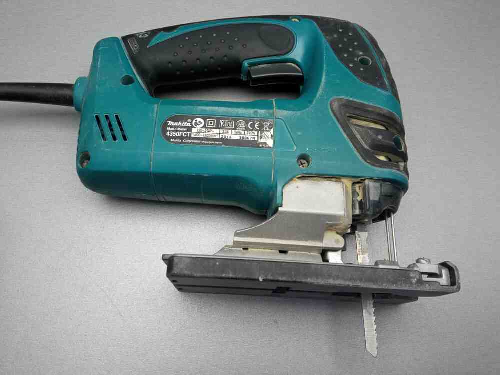 Электролобзик Б/У Makita 4350FCT Blue-Black