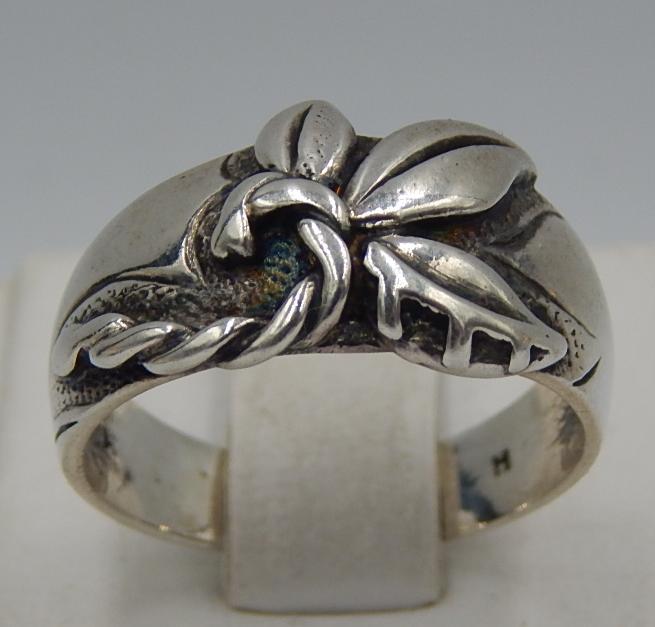 Серебряное кольцо (24046252)