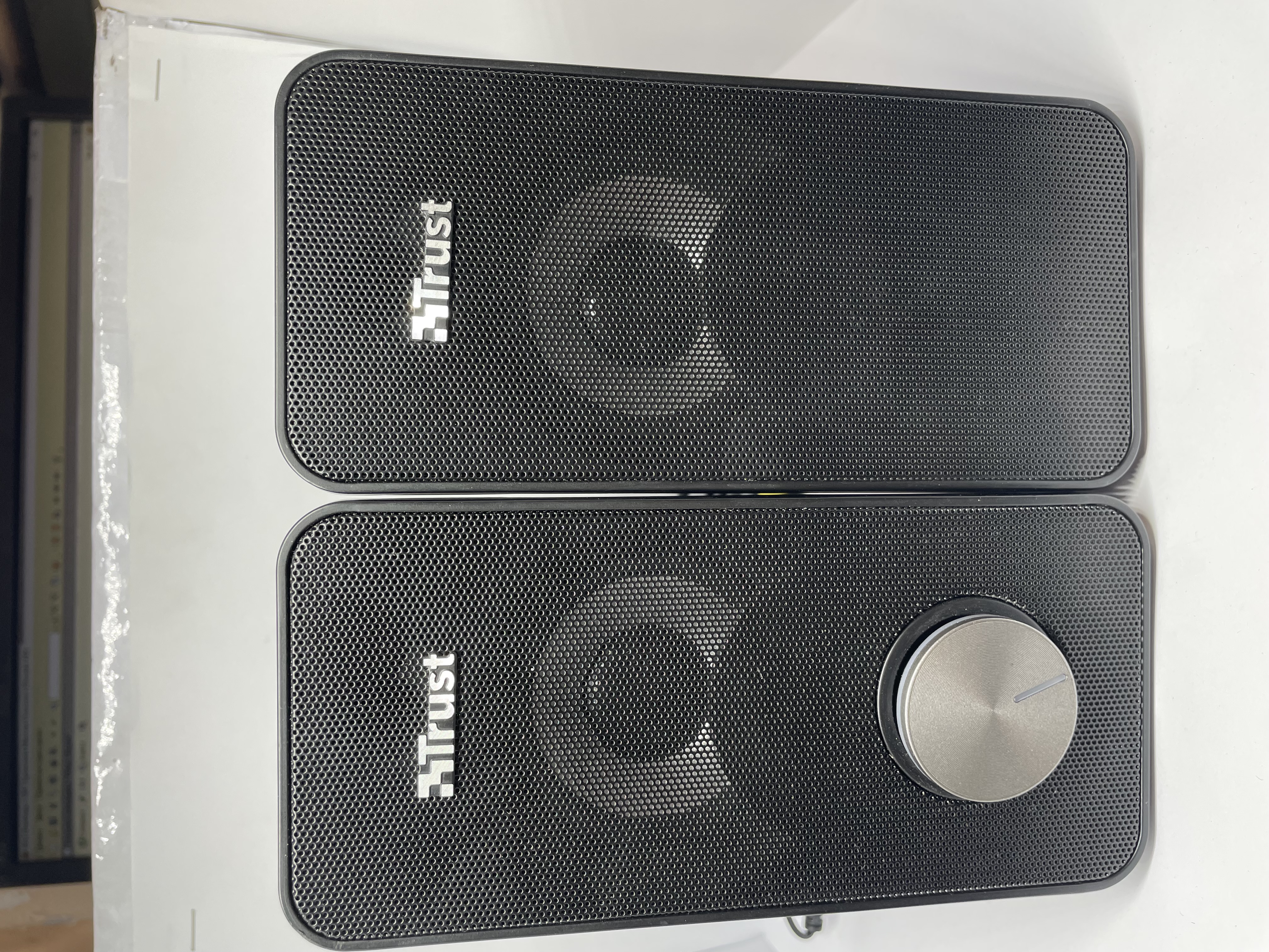 Колонки Trust Arys RGB Compact USB (23120)