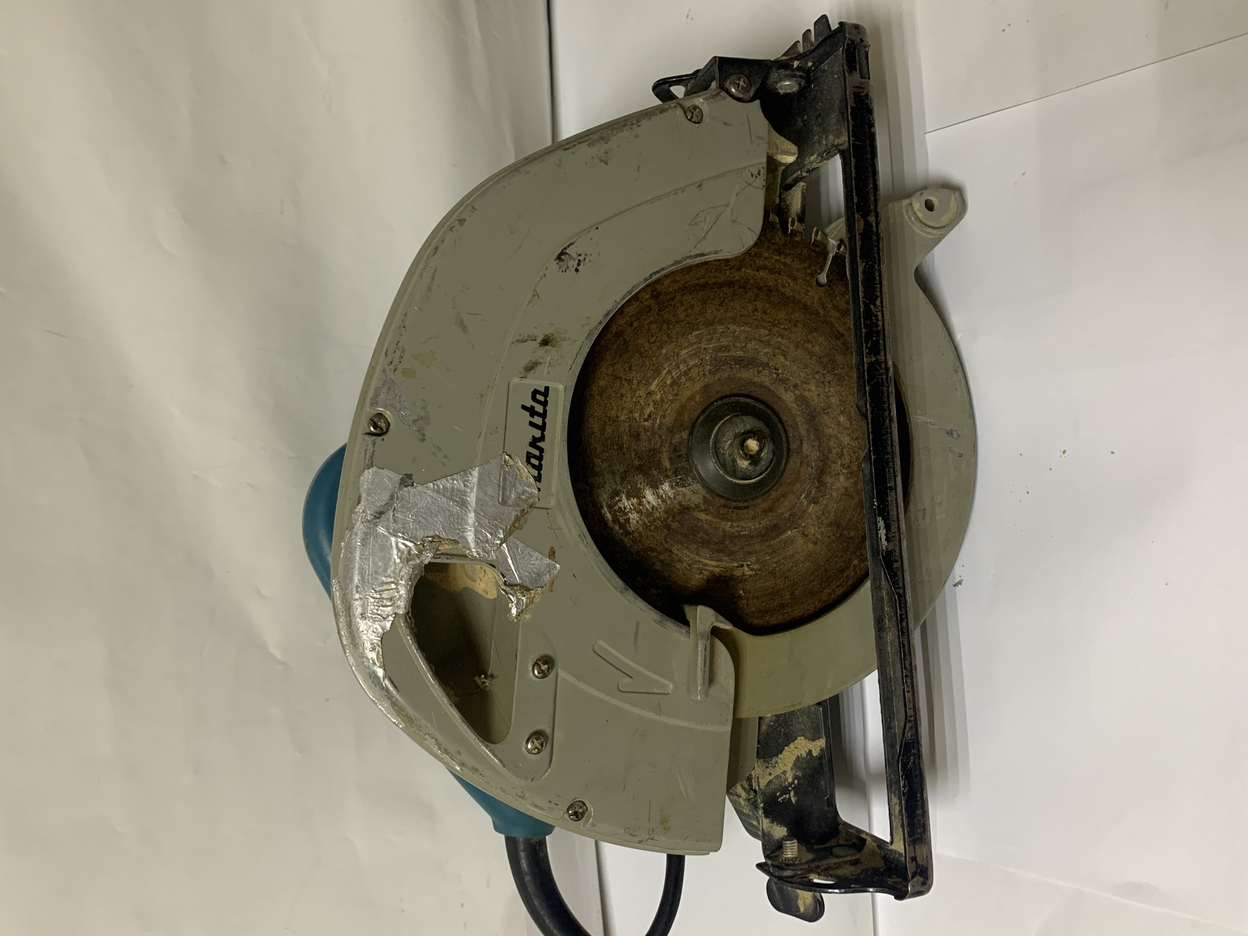 Дискова пила Makita 5704R