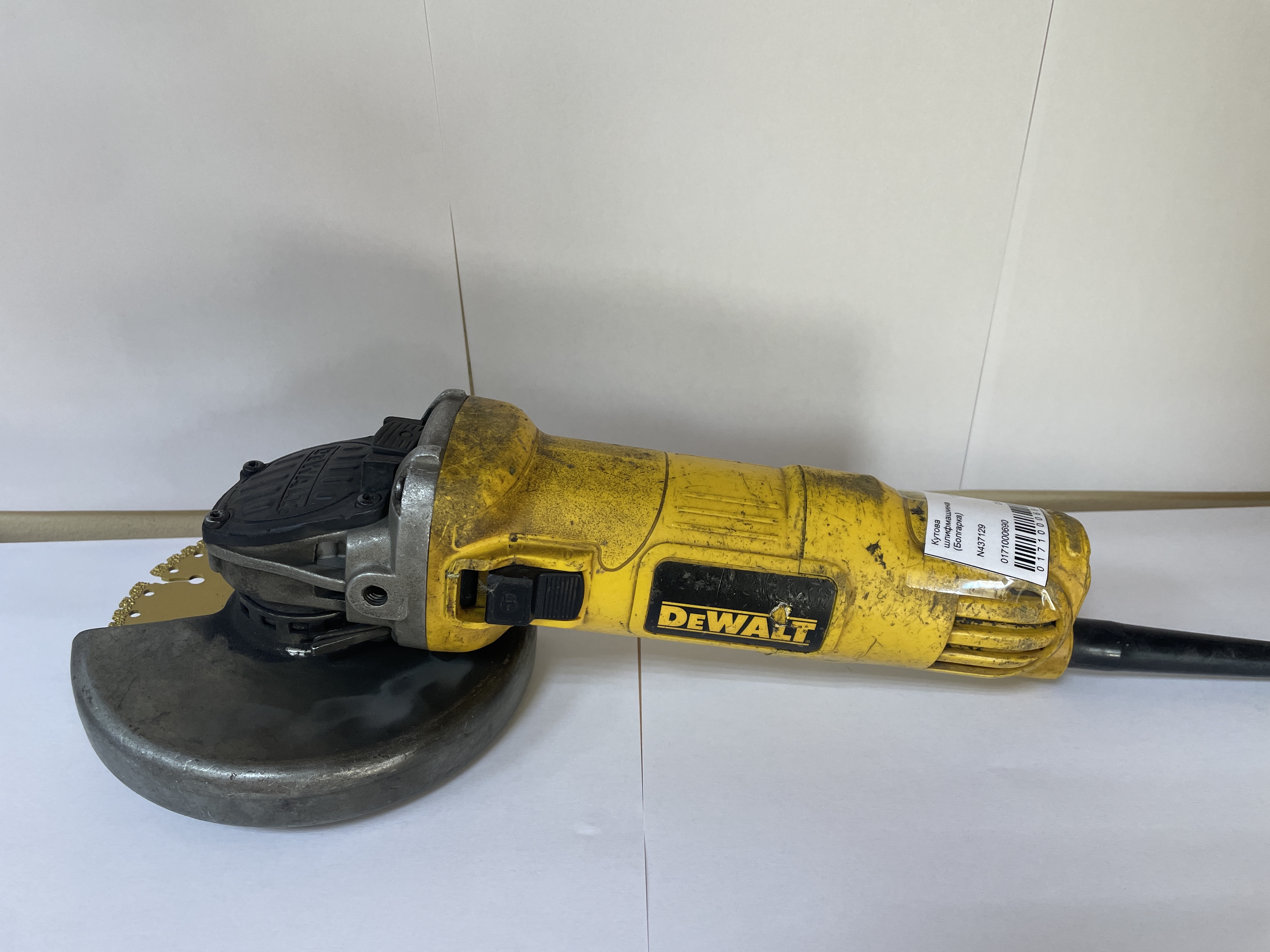 Кутова шлифмашина (Болгарка) DeWALT DWE4057