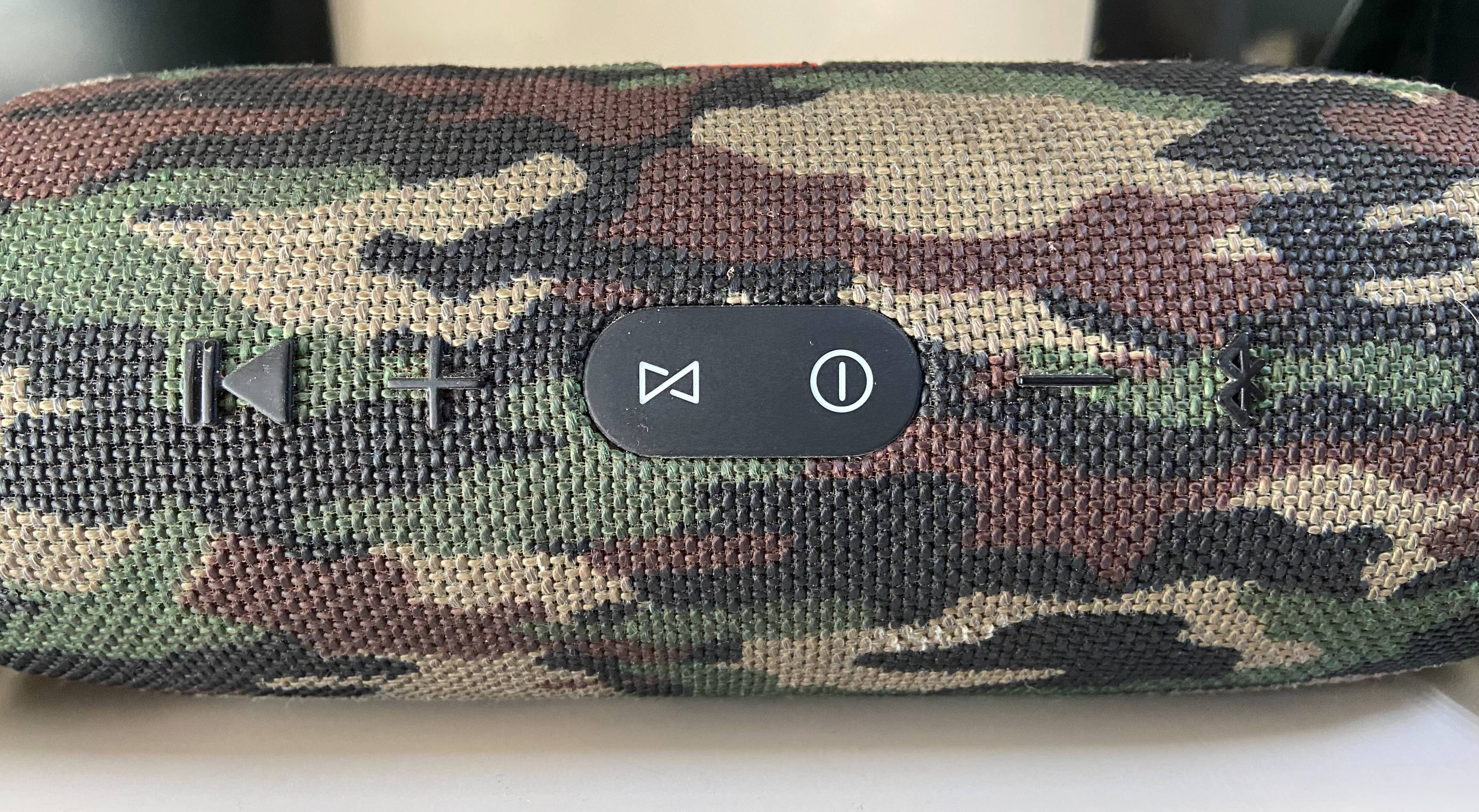 Портативна колонка JBL Charge 3 Squad (JBLCHARGE3SQUADEU)