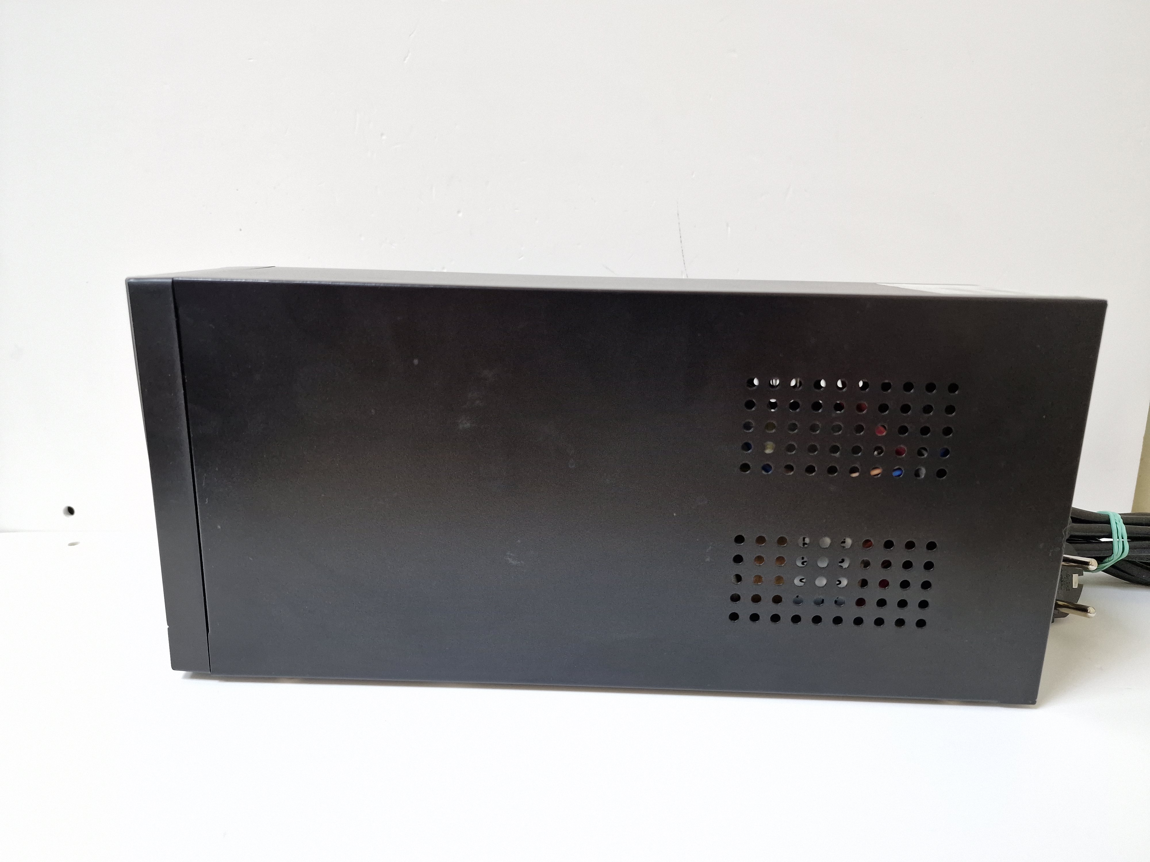 Лінійно-інтерактивний ДБЖ SVC VP-650-LCD