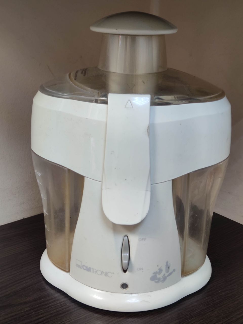 Соковижималка Clatronic AE 2758