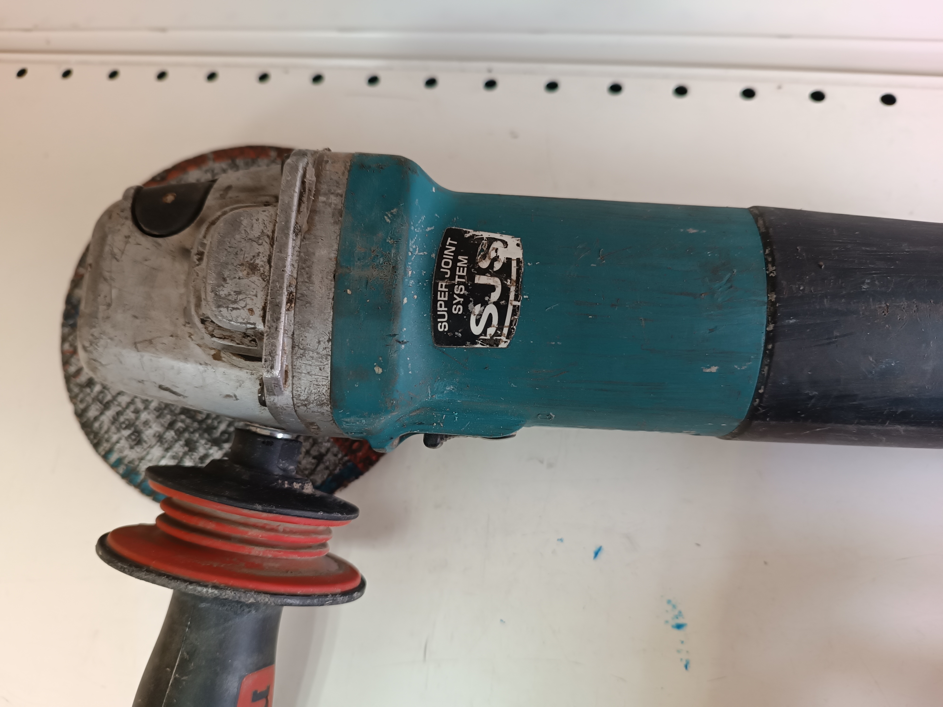 Болгарка (кутова шліфувальна машина) Makita 9565CVR