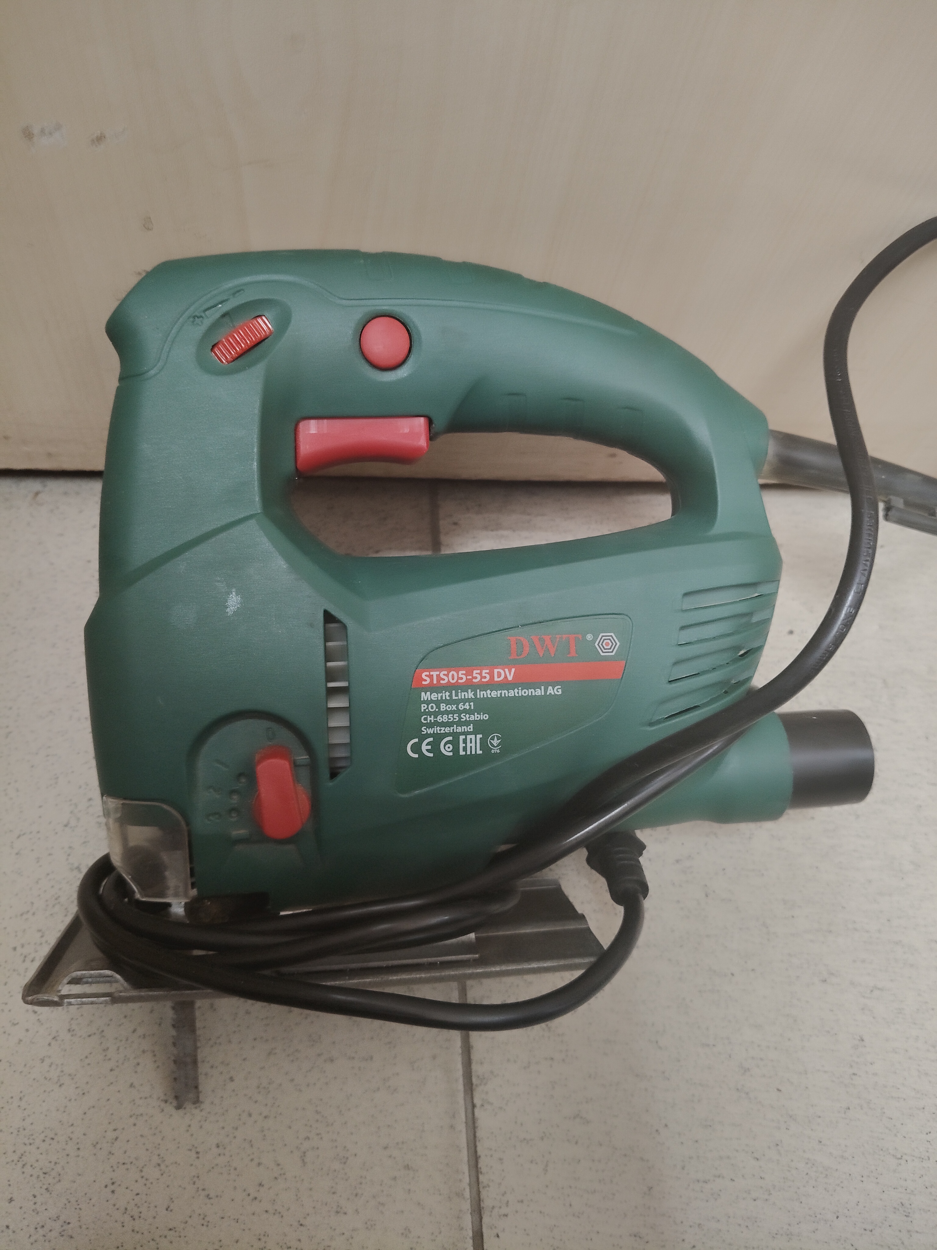 Електролобзик DWT STS05-55 DV