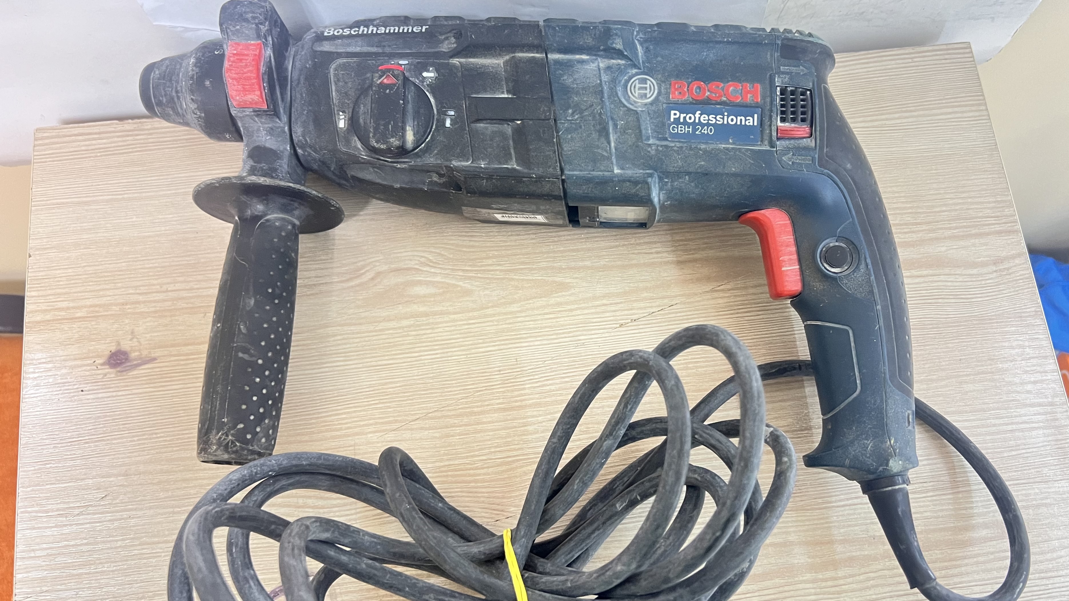 Перфоратор Bosch GBH 240