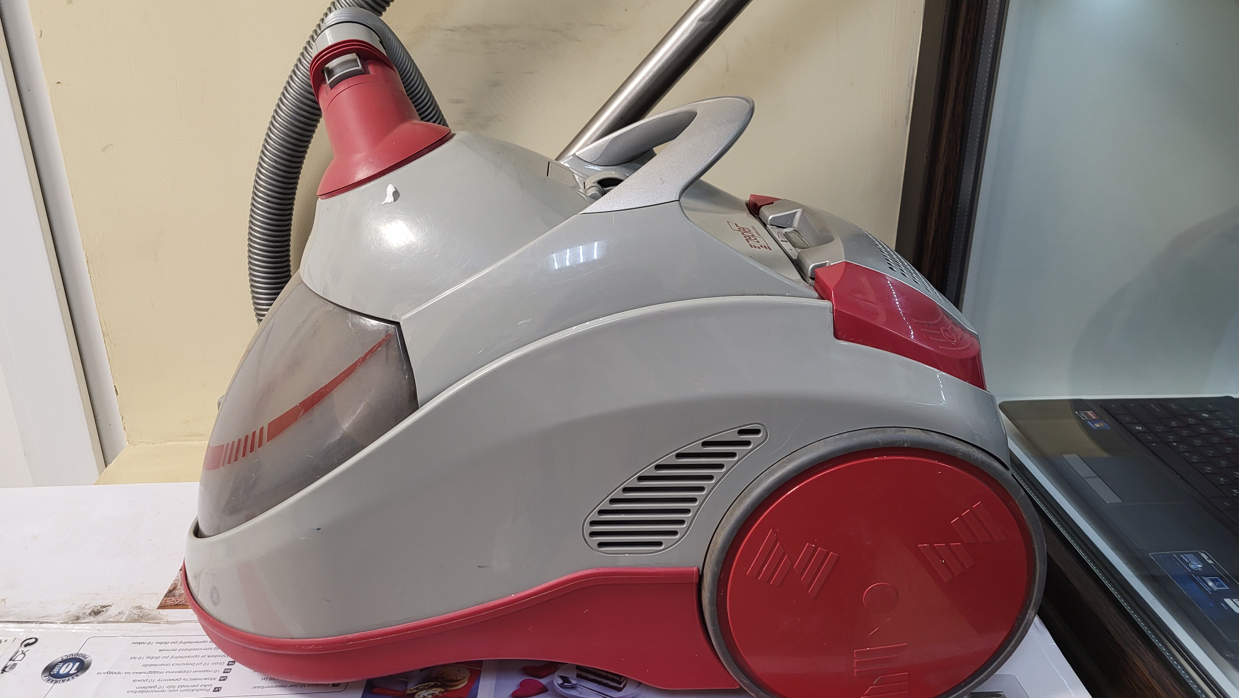 Пилосос Zepter PWC-100