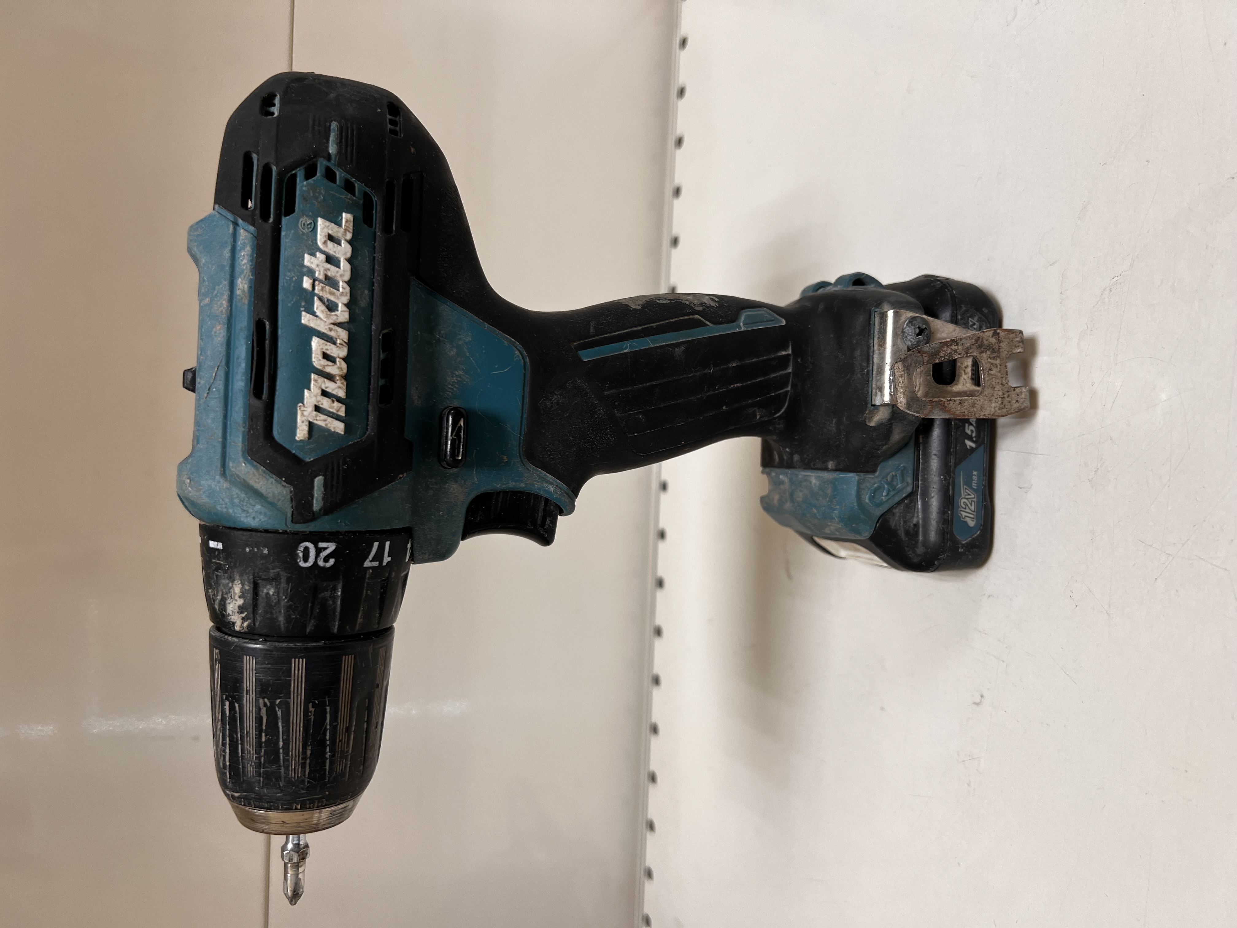 Дриль-шуруповерт Makita DF333D
