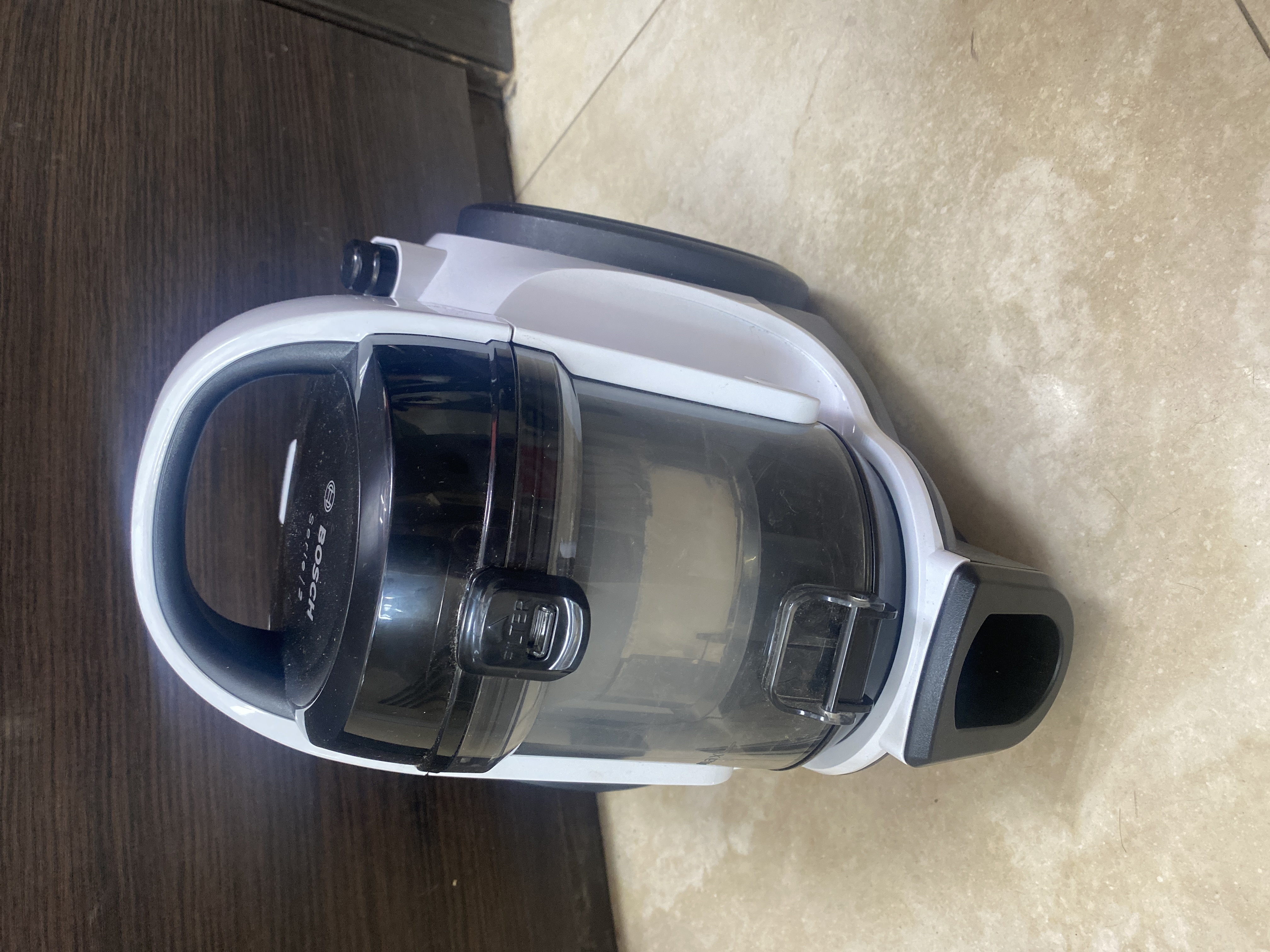 Пилосос безмішковий Bosch BGS05A225