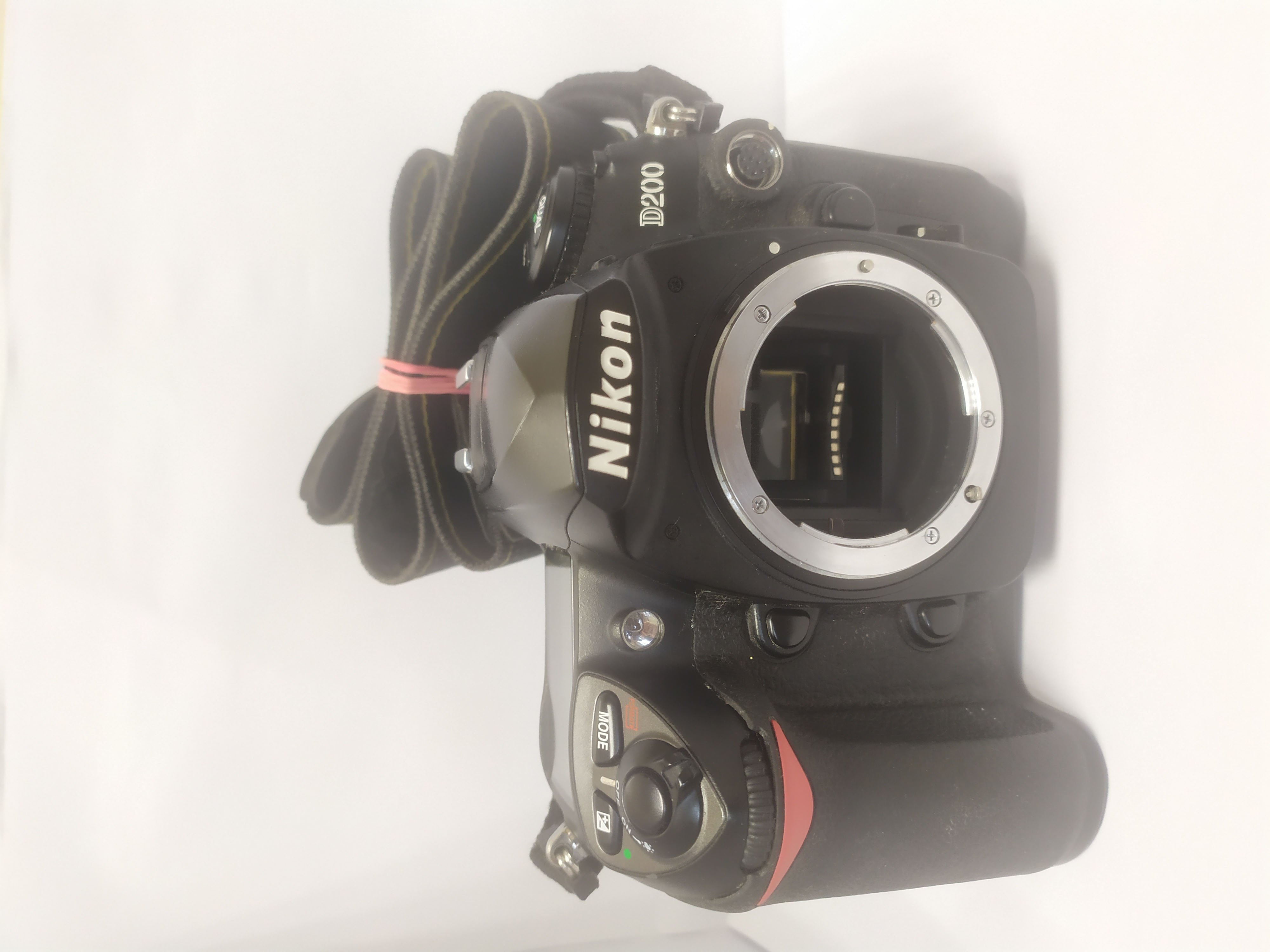 Фотоапарат Nikon D200