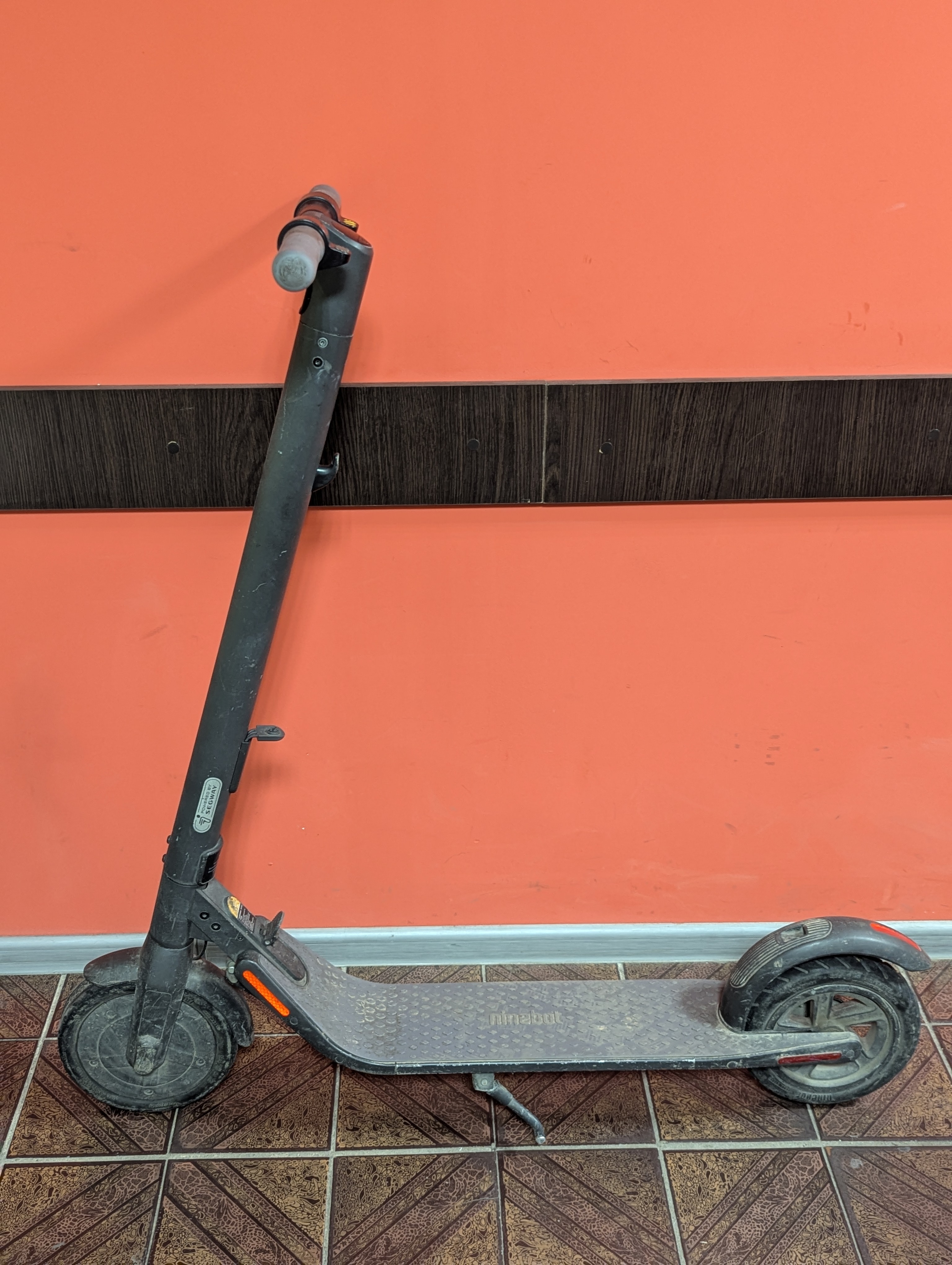 Електросамокат Ninebot KickScooter ES2