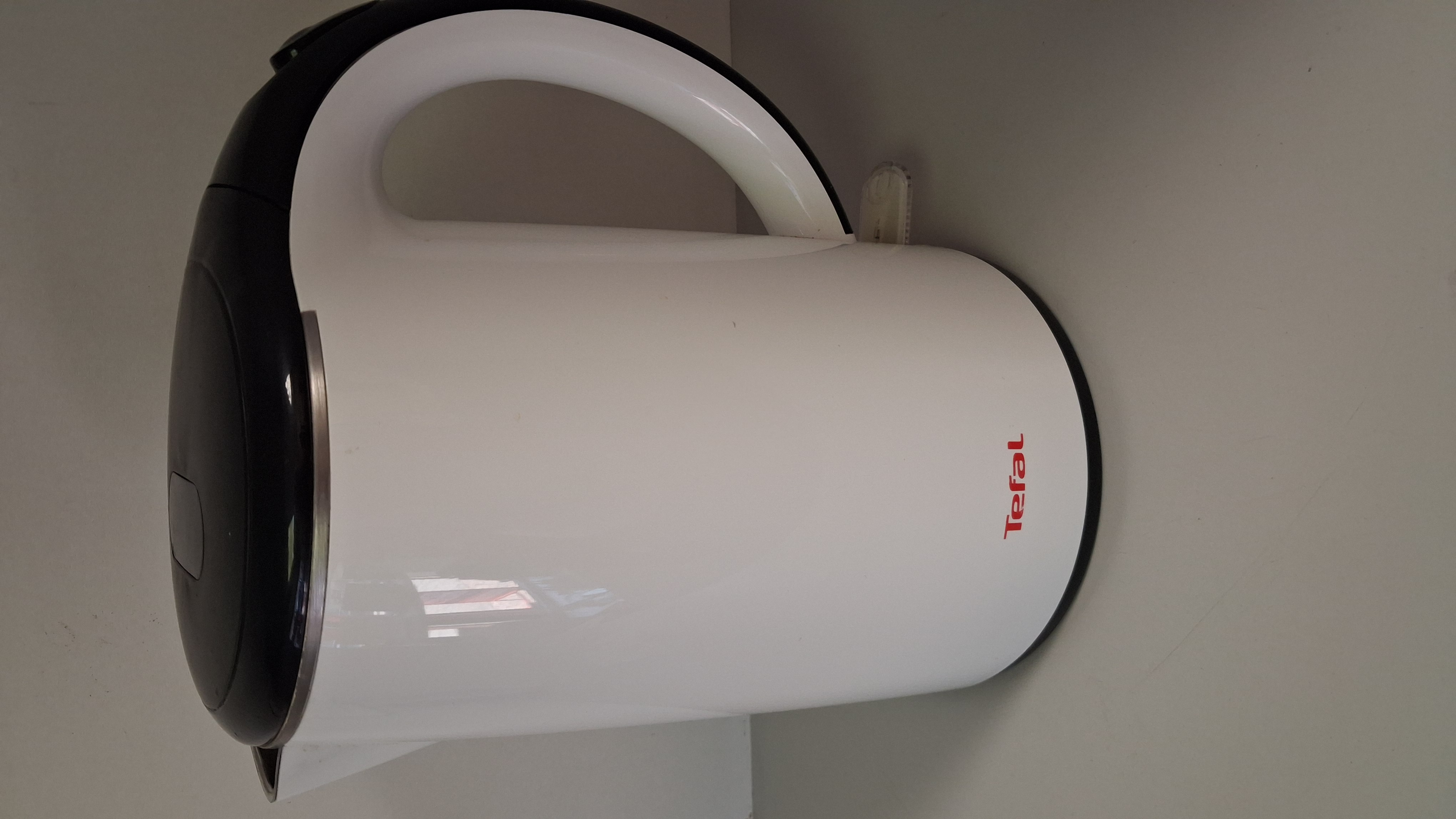 Електрочайник Tefal KO260130