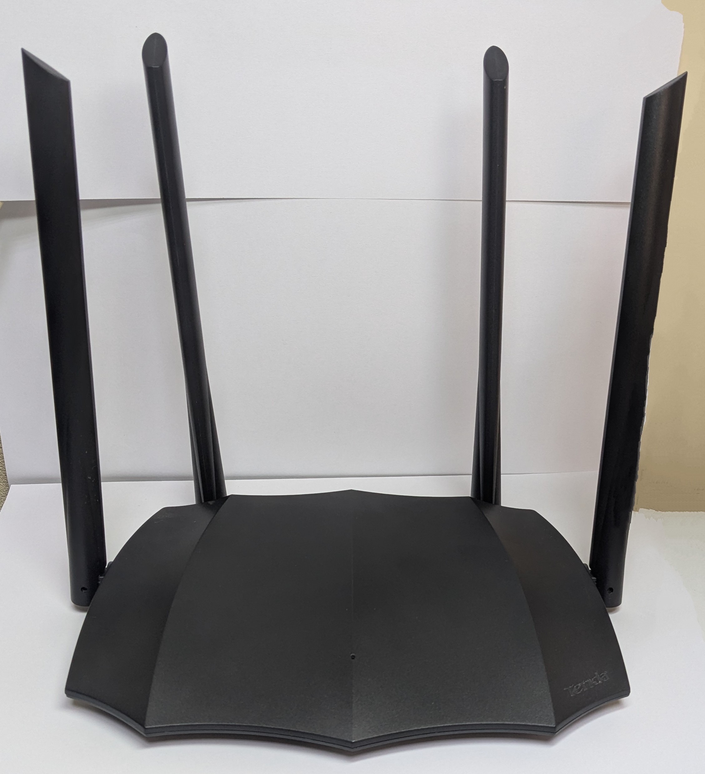 WiFi роутер/модем Tenda AC8