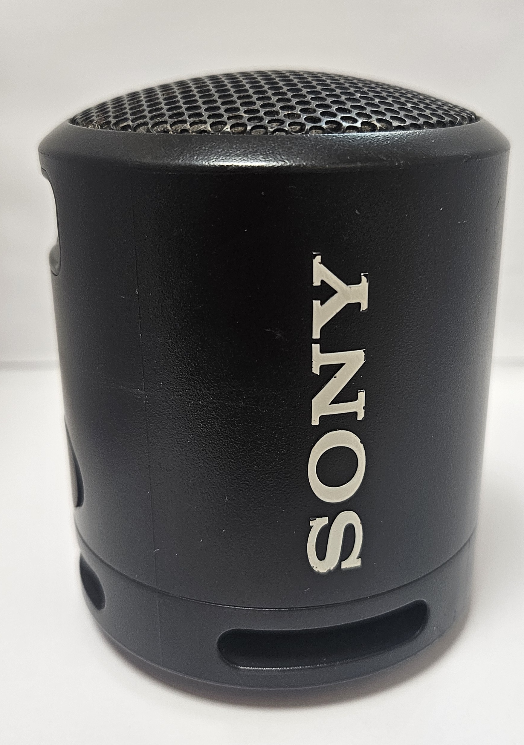 Портативна колонка Sony SRS-XB13