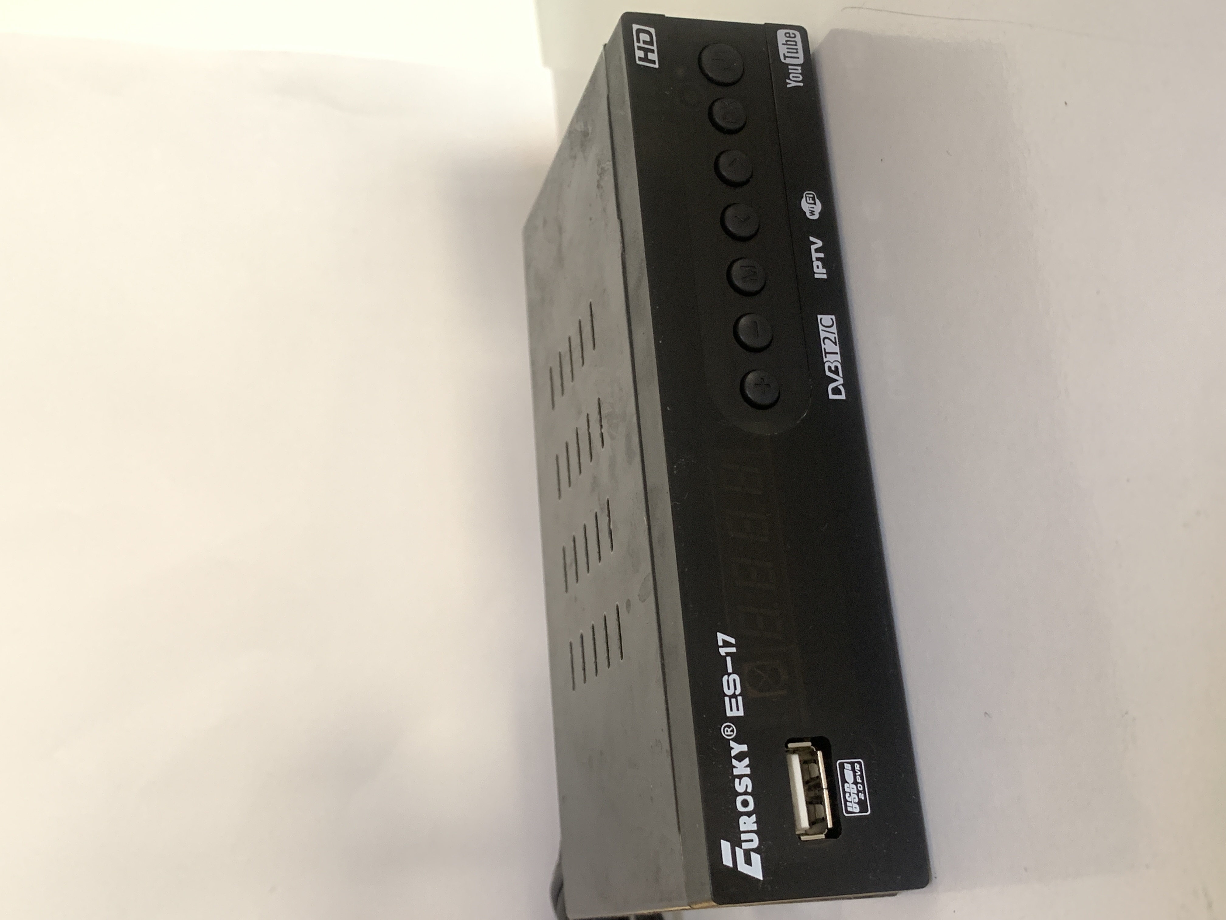 Цифровий ефірний ресивер Eurosky ES-17 Internet DVB-T2