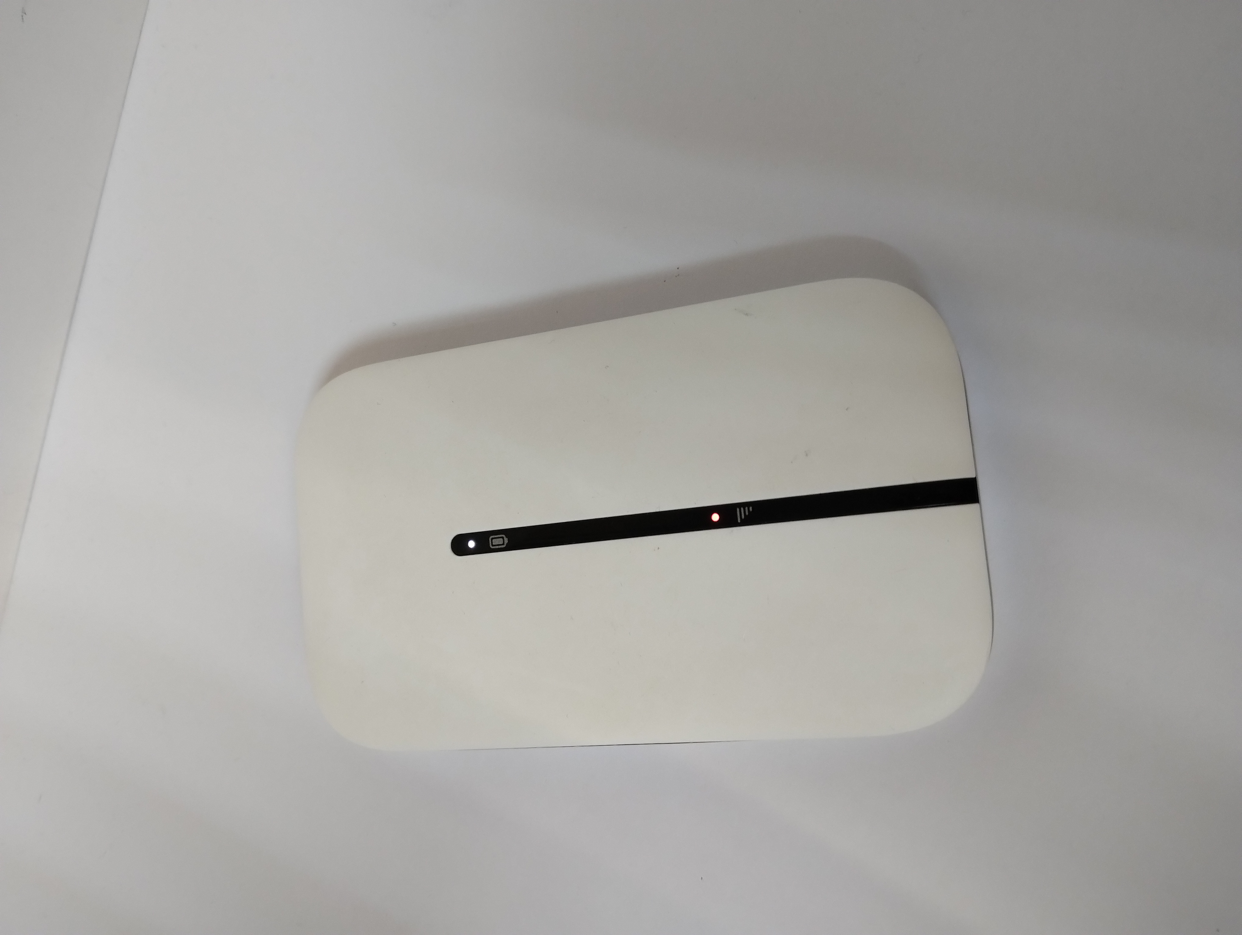 Модем 3G/4G + Wi-Fi роутер Huawei Brovi E5576-325