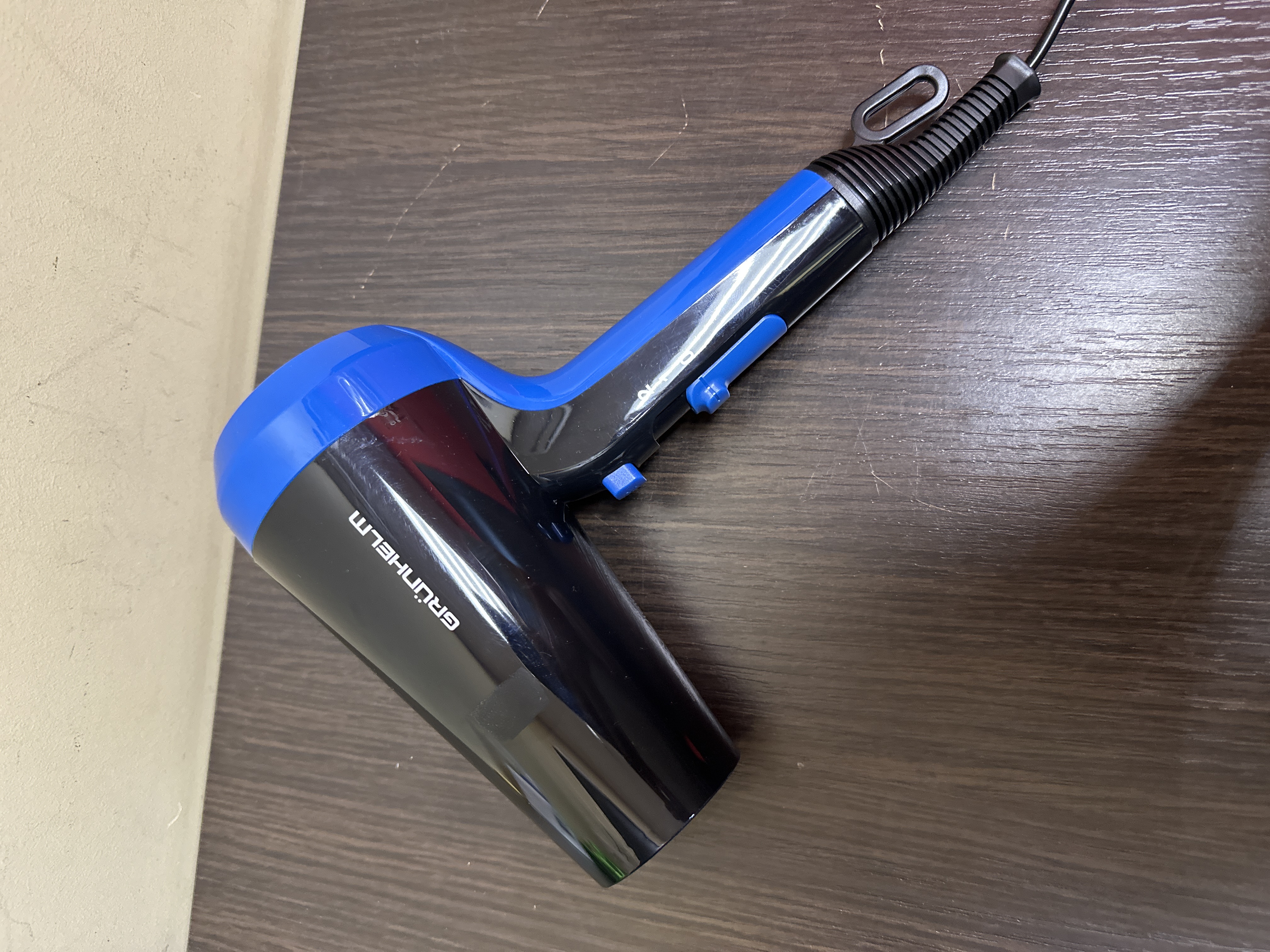 Фен Grunhelm GHD-580