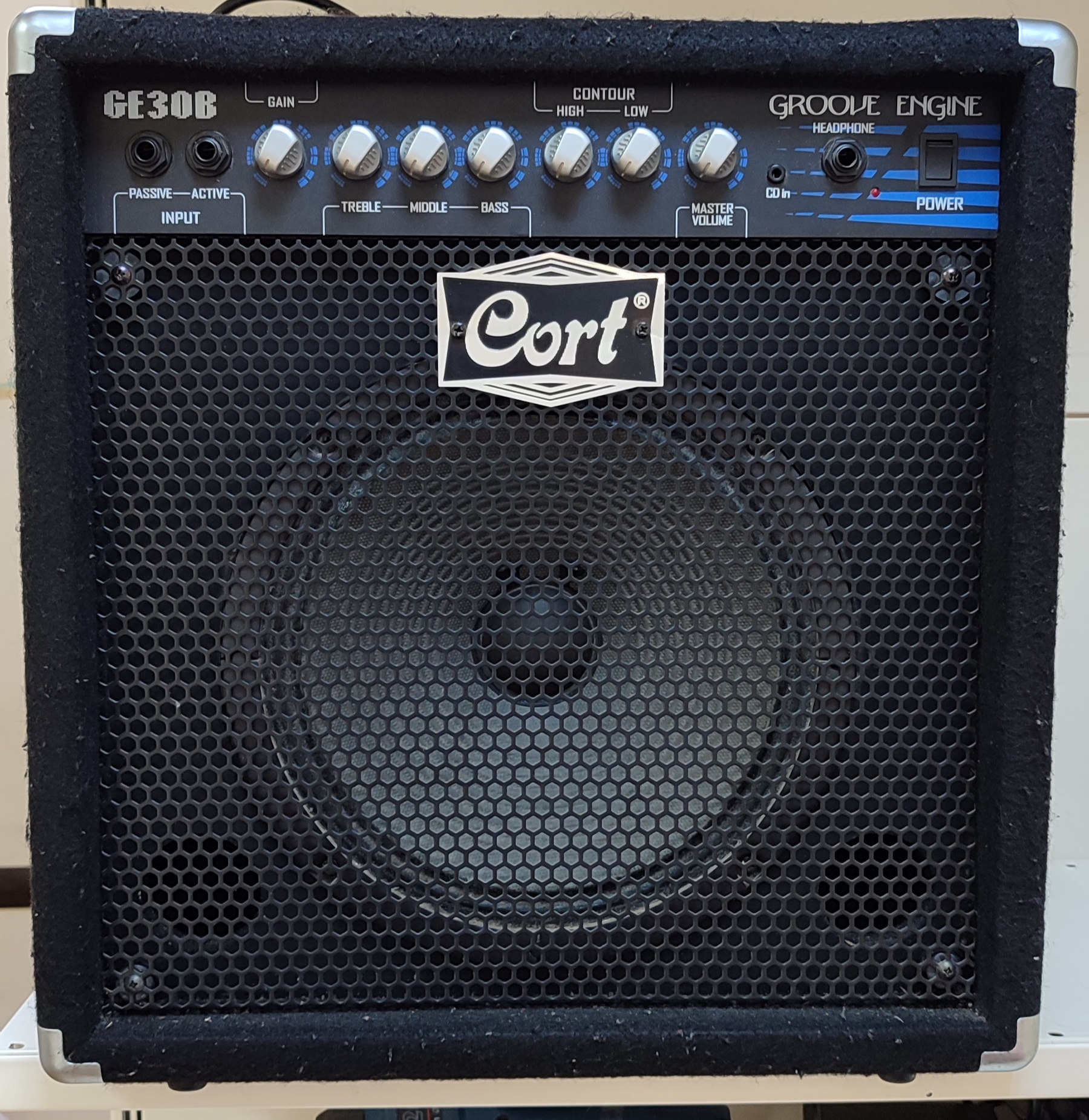 Комбопідсилювач CORT GE30B