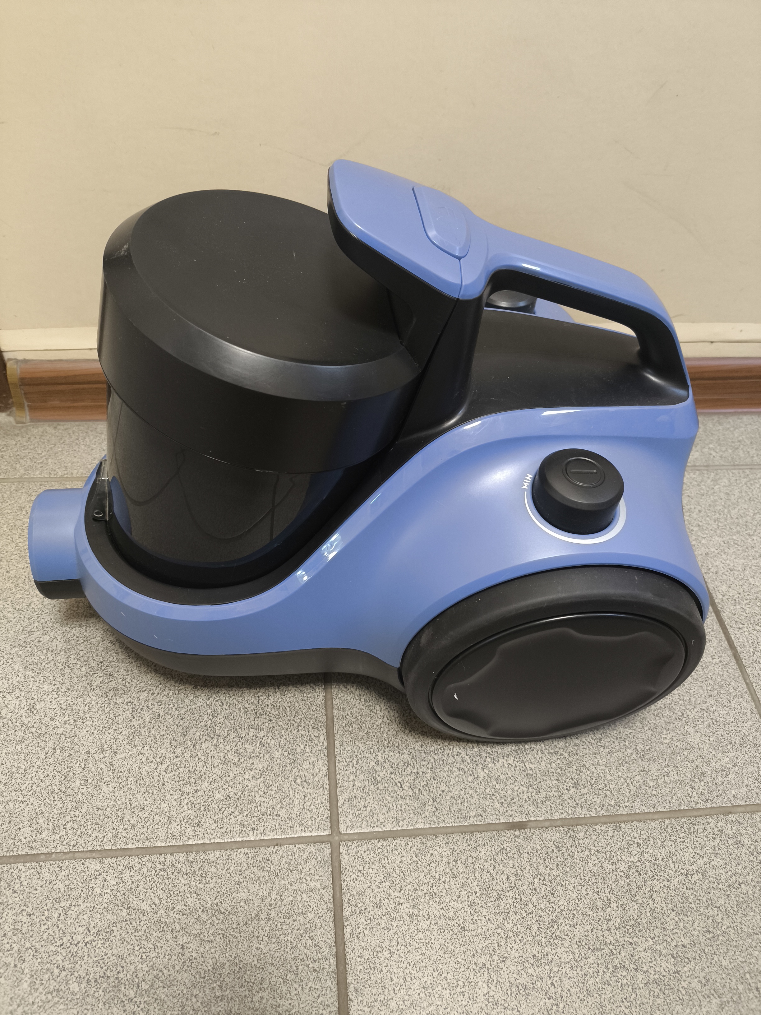 Пилосос безмішковий Electrolux ECC21-4SB