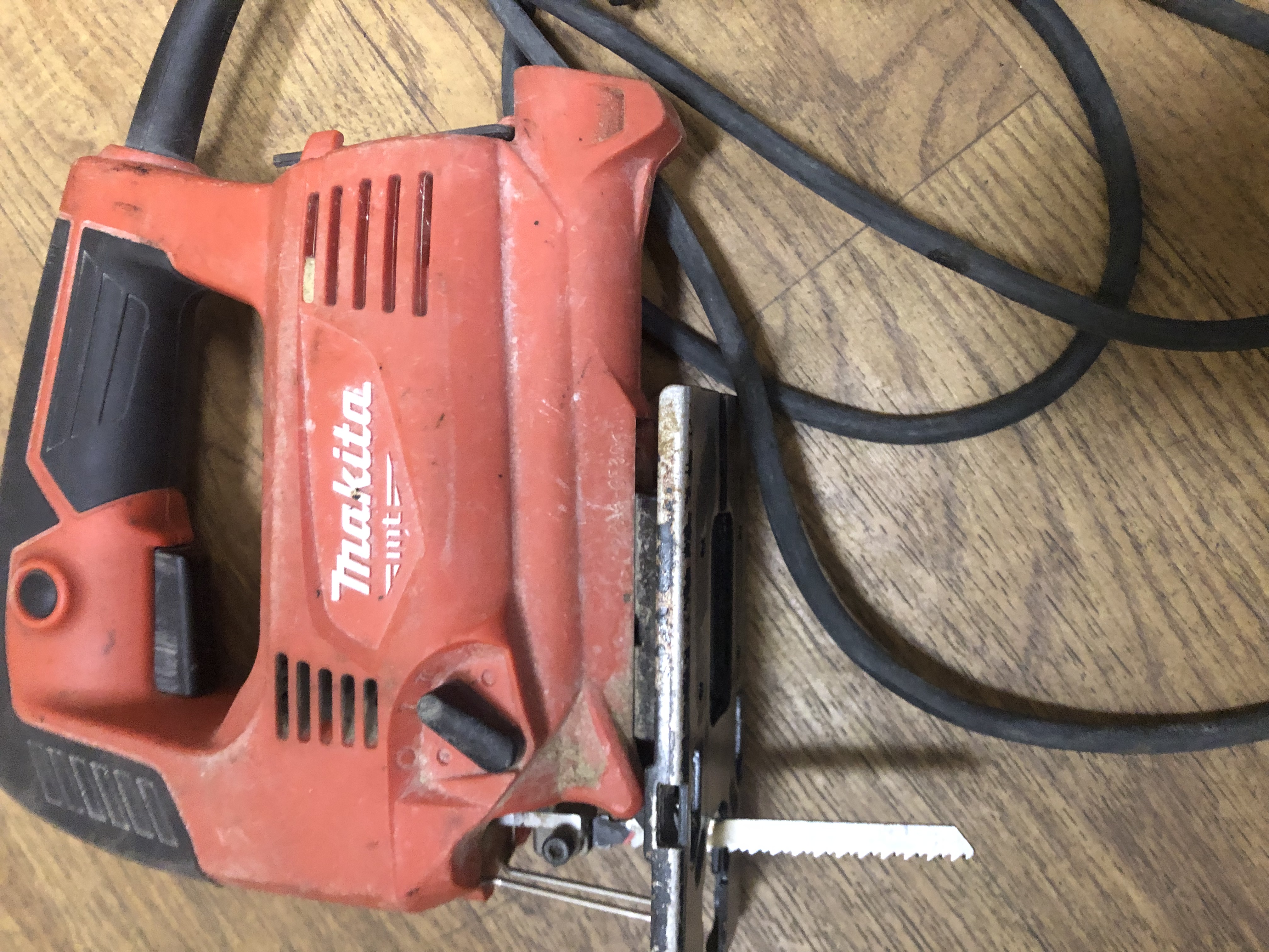 Електролобзик Makita M4301