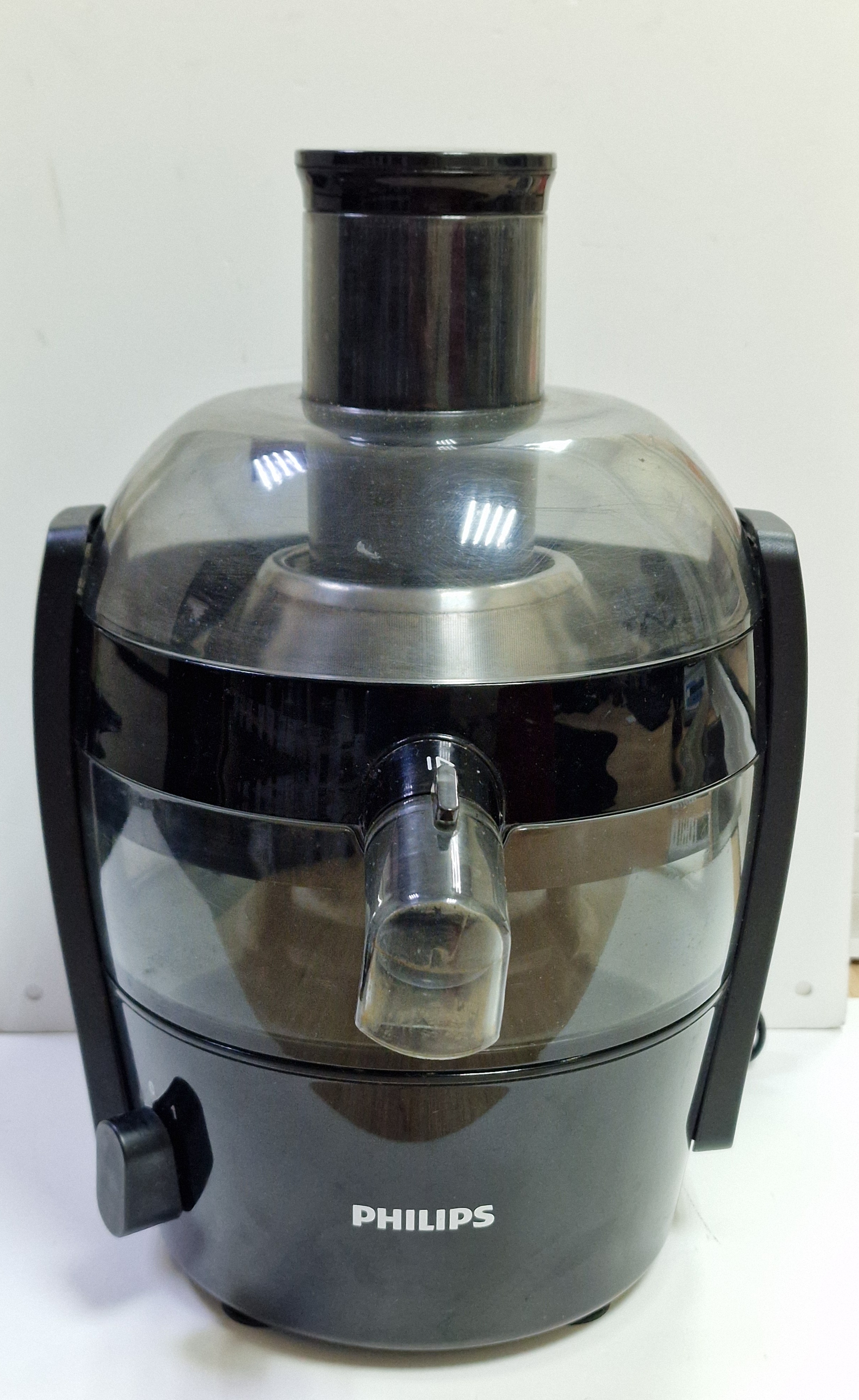 Соковижималка Philips HR1832/02