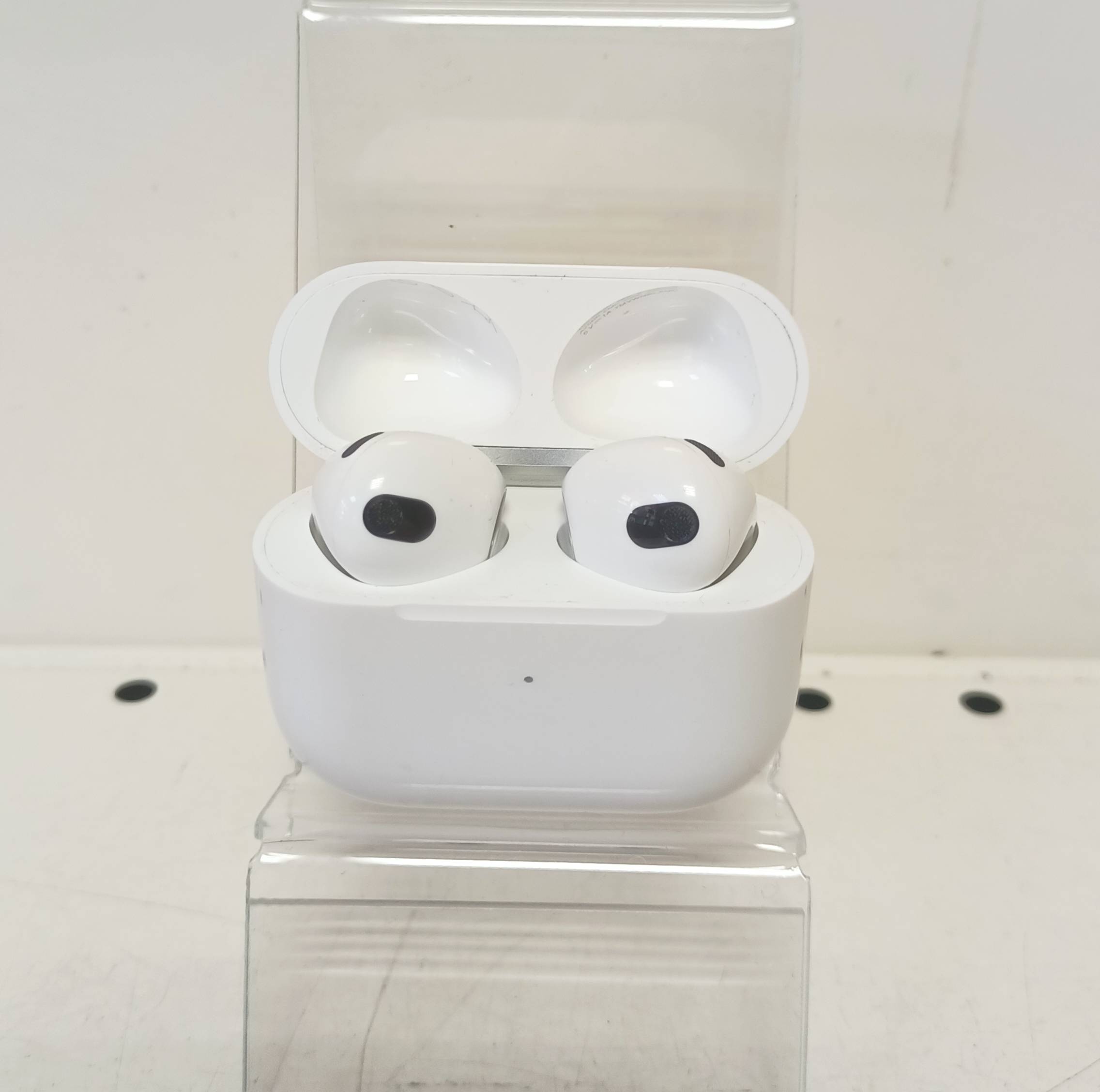 Навушники Apple AirPods 3 with MagSafe Charging Case (MME73)